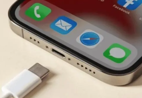 东坡苹果15维修分享iPhone15改USB-C接口后能和安卓用户互借充电器吗 